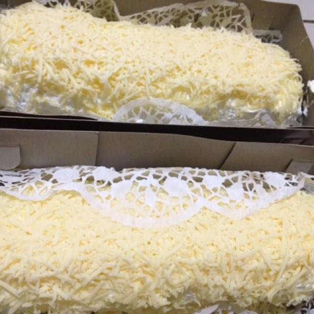 Bolu Gulung Keju Makanan Minuman Kue Kue Di Carousell