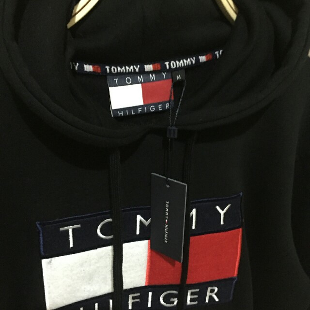 harga tommy hilfiger hoodie