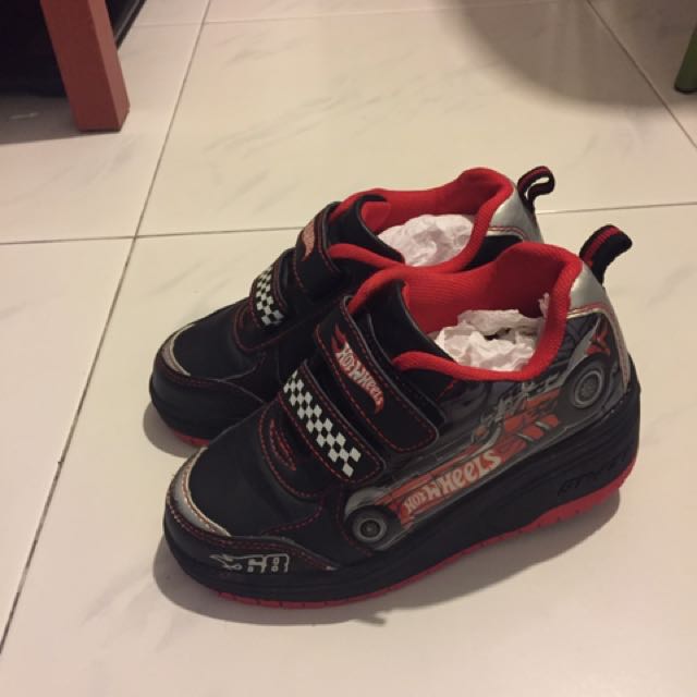 roller shoes size 12