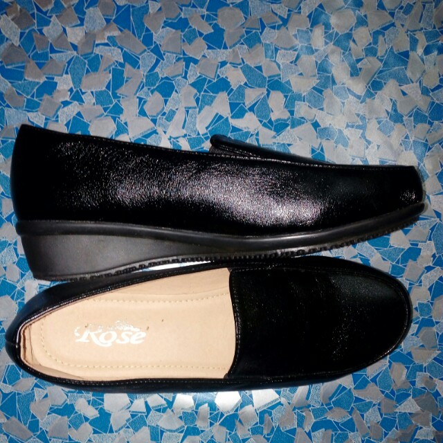Kasut Kulit Hitam Women S Fashion Shoes On Carousell