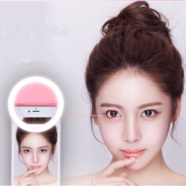 LED selfie ring light (Category: Android Others) located in Mandaluyong City. Submitted by atchcatchph (Listing ID 130931253, Image 3). Description: ✔️Compatible to ALL mobile phones ✔️Adjustable brightness, Rechargeable.