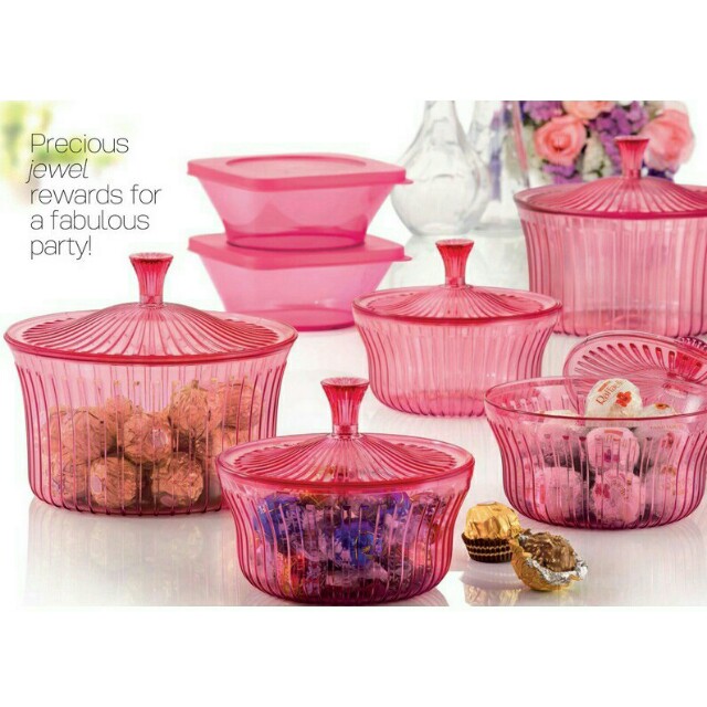 Level Set Tupperware (Celebrate Server Set), Furniture & Home Living