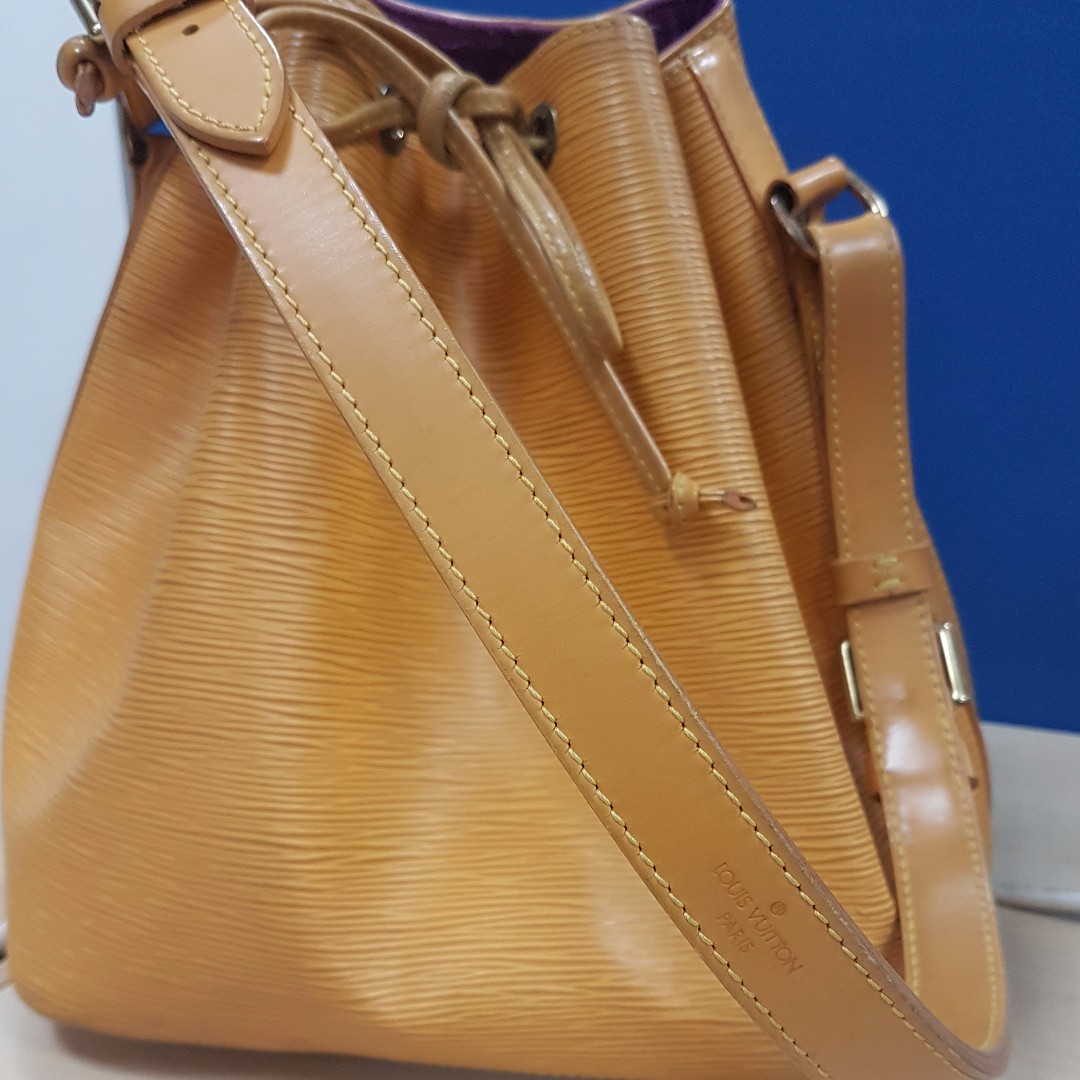 Louis Vuitton Vintage Petit Noé Bucket Bag in Epi Fawn - SOLD