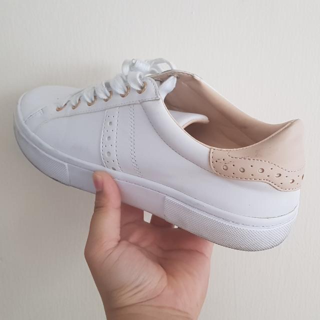 Pull and cheap bear shoes womens