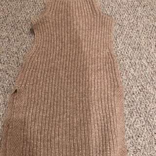 Aritzia Durandal size medium