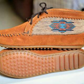 Minnetonka size 8