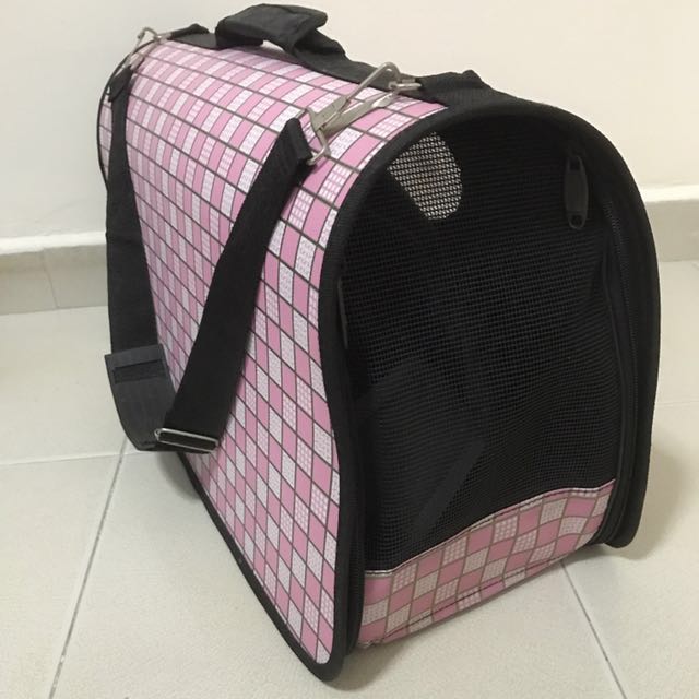 Dog's Carrier/Bag, Pet Supplies, Homes & Other Pet Accessories on Carousell