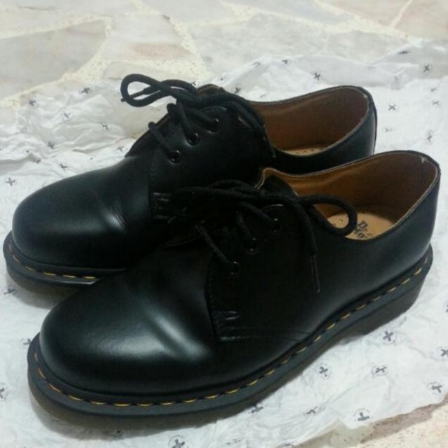 dr martens matt black