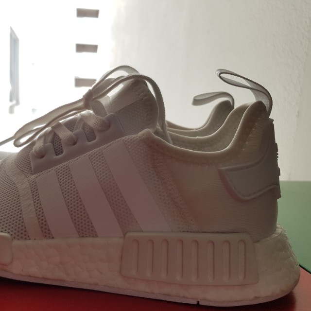 nmd r1 triple white