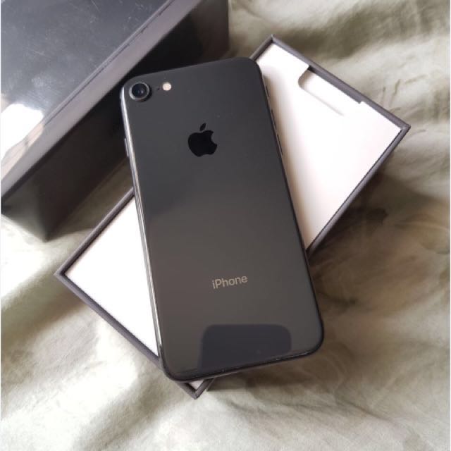 WTS: Like New iPhone 8 64GB in Space Grey, Mobile Phones & Gadgets 