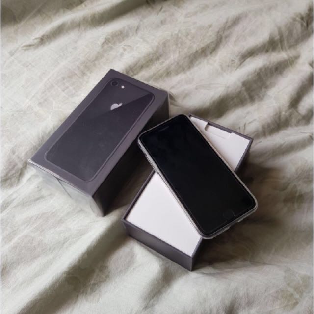 WTS: Like New iPhone 8 64GB in Space Grey, Mobile Phones & Gadgets 