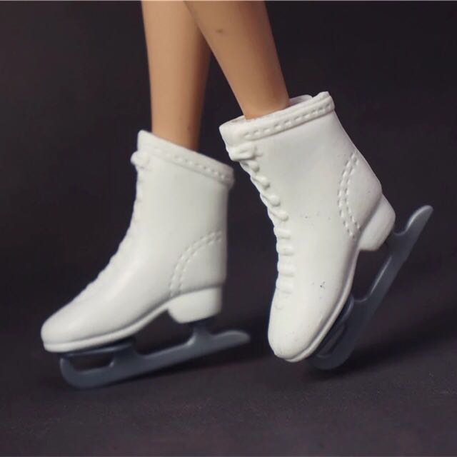 barbie skate shoes