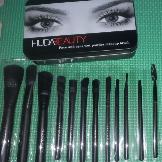 Huda Beauty Brush Set 12pcs Beauty Personal Care Face Makeup On Carousell