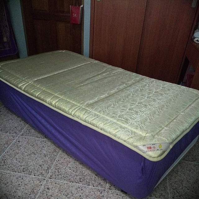 Therapy Mattress, Furniture & Home Living, Furniture, Bed