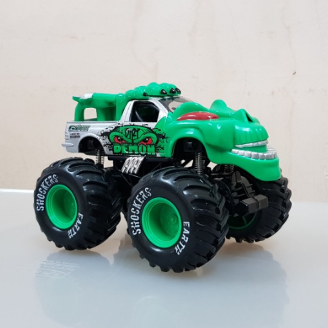 Earth shockers monster shop truck