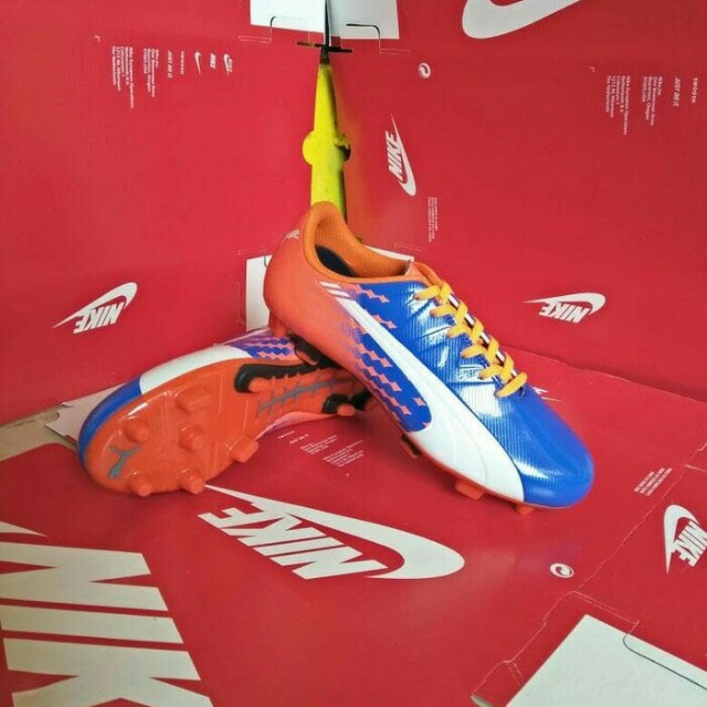 Sepatu Bola Puma Evospeed Sports Other Sports Equipment On Carousell