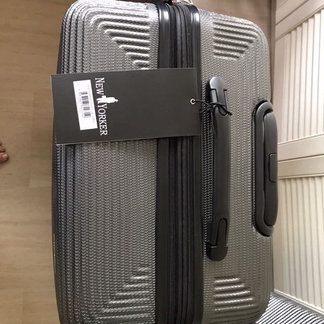 new yorker luggage 28