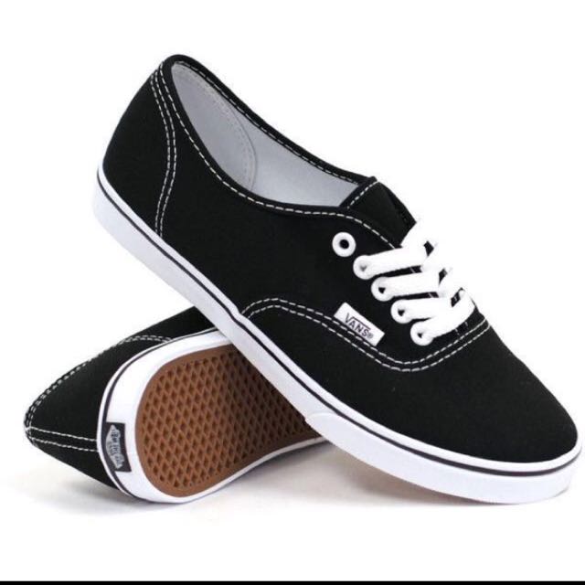 REDUCED - authentic VANS, Women's 