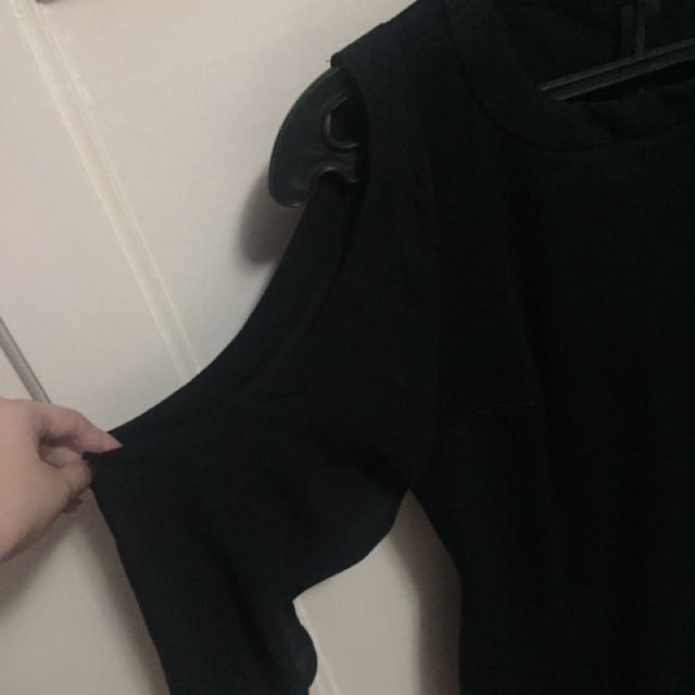 Cold shoulder dress (Category: Dresses) located in Quezon City. Submitted by mvaps (Listing ID 131390956, Image 2). Description: Never worn S-M Very nice in actual.