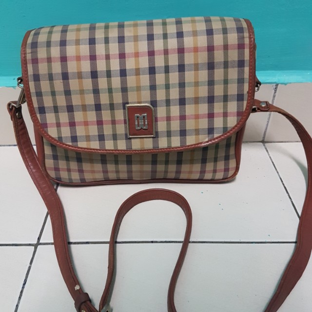 Daks sling 2025 bag price