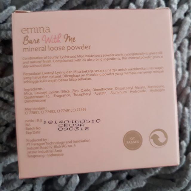 Emina Bare With Me Mineral Loose Powder Kesehatan Kecantikan Rias Wajah Di Carousell
