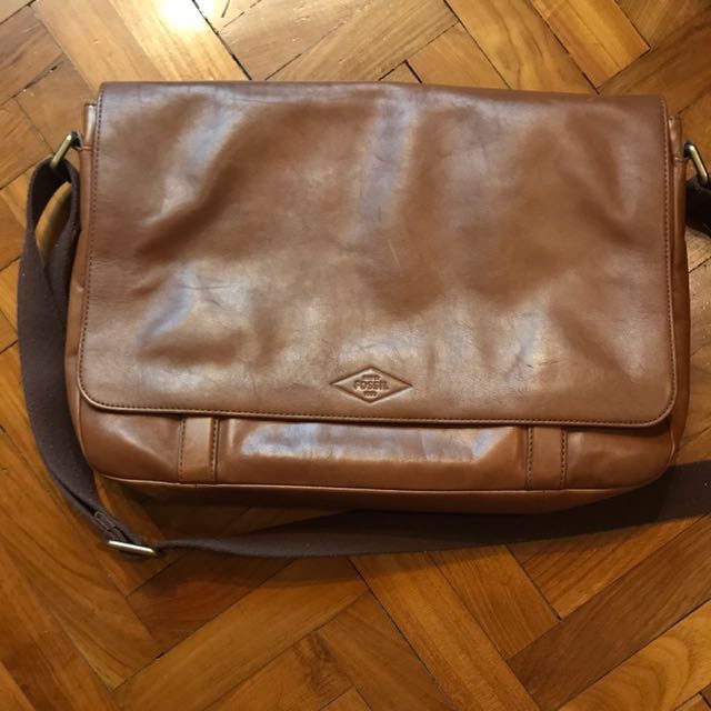 fossil men's leather messenger bag