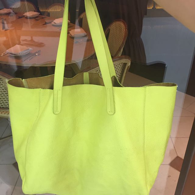 gap leather tote bag