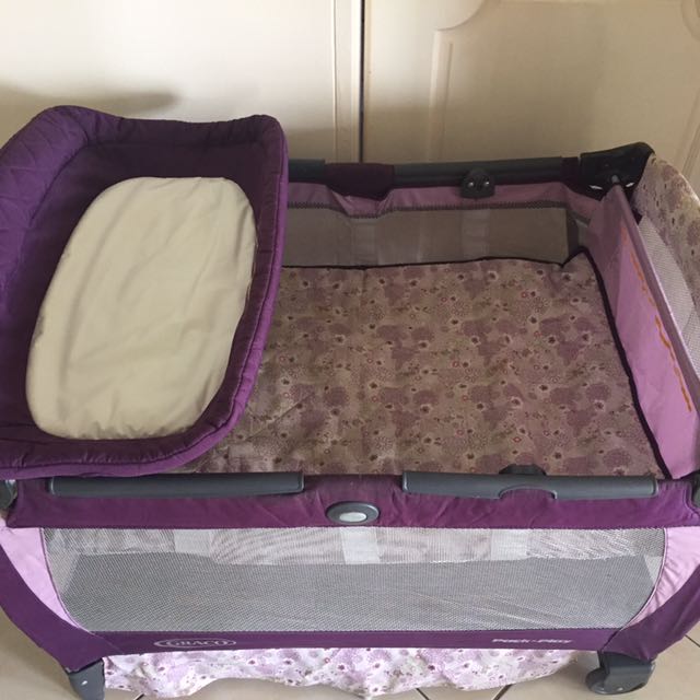 Graco minnie mouse store pack n play