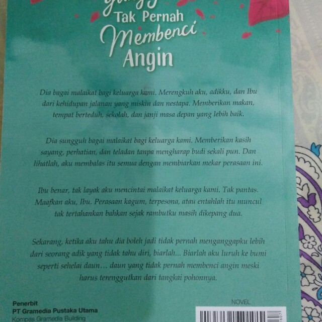 Tere Liye Daun Yang Jatuh Tak Pernah Membenci Angin Buku Alat Tulis Buku Di Carousell