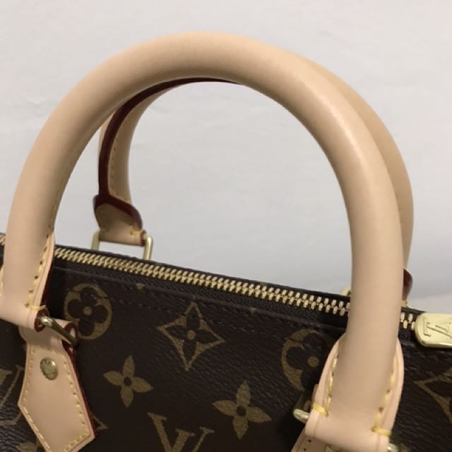 Louis Vuitton Monogram Speedy Size 25. DC: MB2138. Made in France. With  care cards, receipt, dustbag, lock & key and certificate of authenticity  from