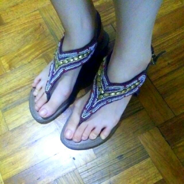 BCBG Beaded Sandals Size 7 (Category: Flats & Sandals) located in Manila. Submitted by mamanilala (Listing ID 131651968, Image 1). Description: .