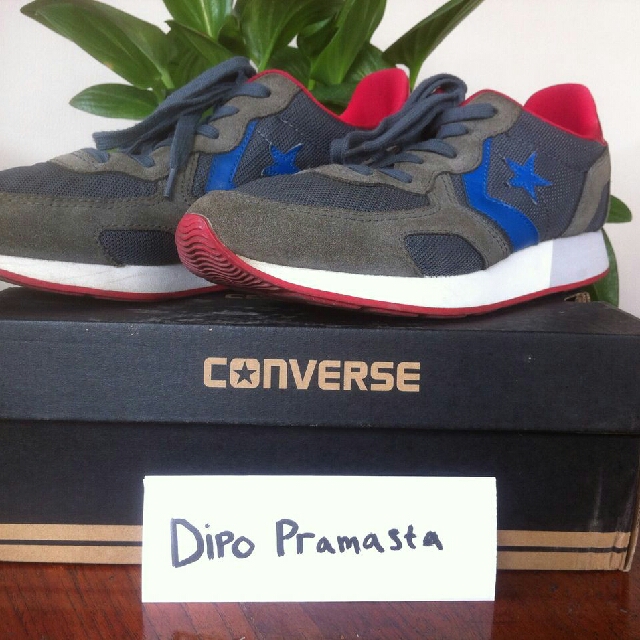 Converse auckland racer admirald lark Fesyen Pria Sepatu di Carousell