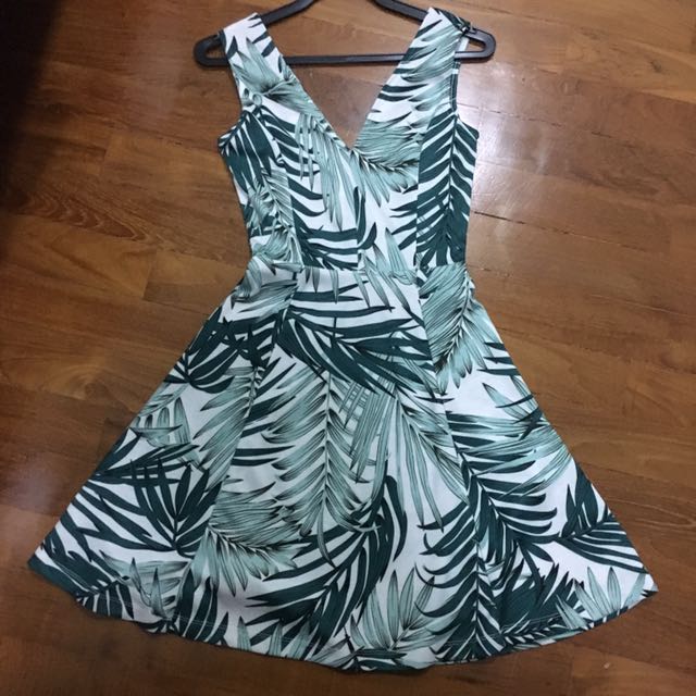 H M V Neck Palm Tree Dress Women s Fashion Tops Sleeveless on Carousell