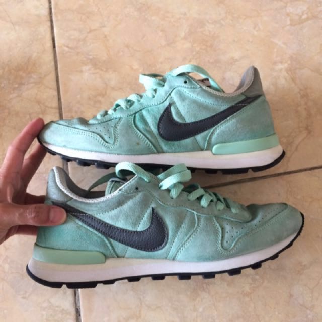 Nike internationalist mint green 2025