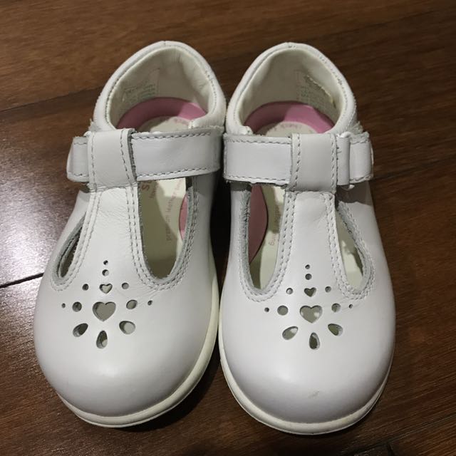 famous footwear stride rite