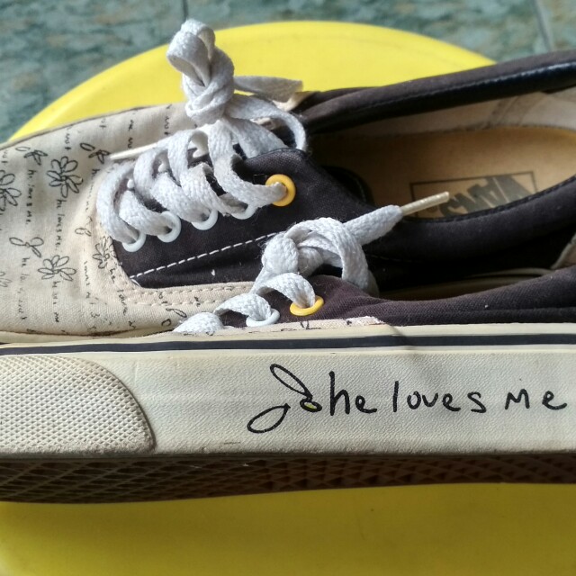 VANS ERA DAISY ATHLETIC HE LOVES ME HE LOVES ME NOT Men s