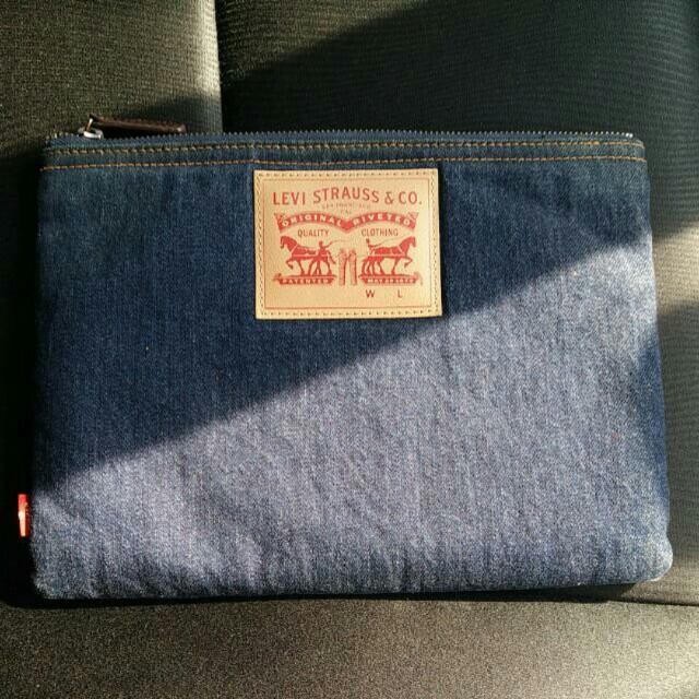 Levi's clutch sales bag