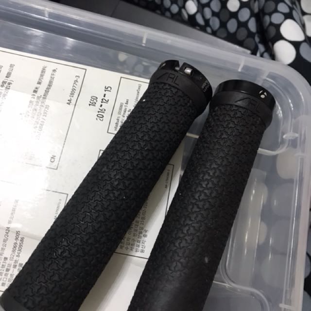 bontrager lock on grips