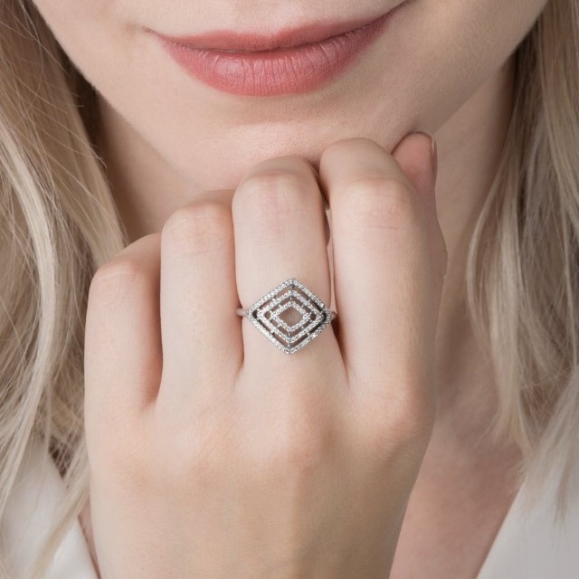 BRAND NEW Pandora Geometric Lines Ring Luxury Accessories on