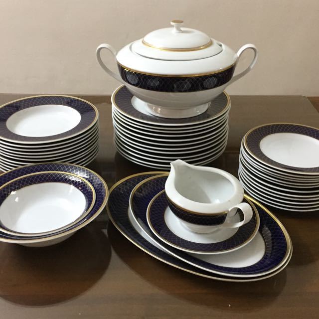 German Dinner set for 12. Schirnding Bavaria Hobbies Toys