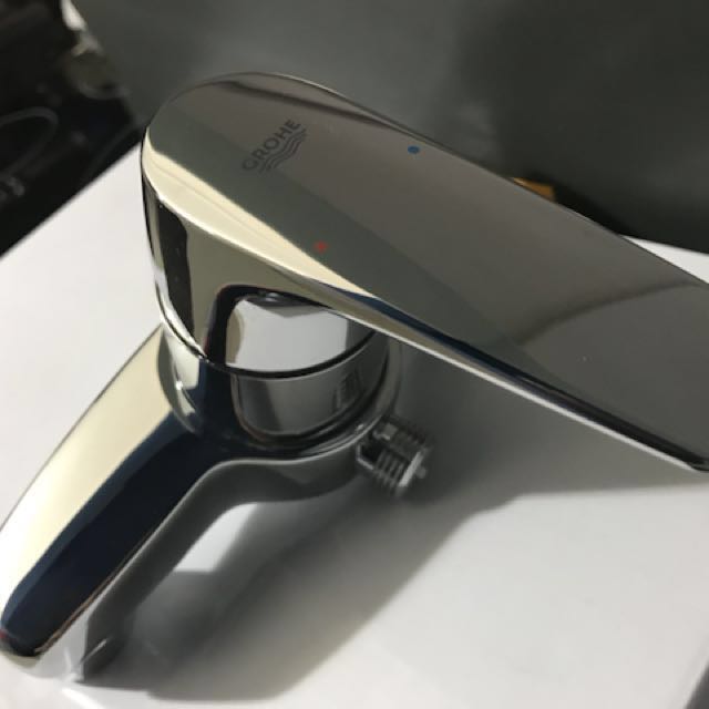 GROHE hot n cold bath mixer tap, TV & Home Appliances, Water Heater