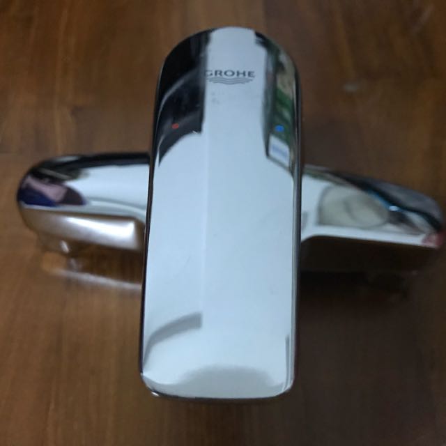 GROHE hot n cold bath mixer tap, TV & Home Appliances, Water Heater