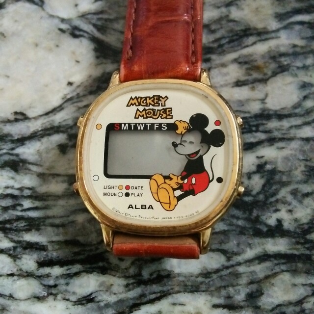 IN VERY GOOD CONDITION Vintage Alba Mickey Mouse Leather Belt Watch