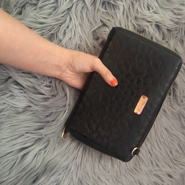 Kate Hill oversized wallet, Women's Fashion, Bags & Wallets on Carousell
