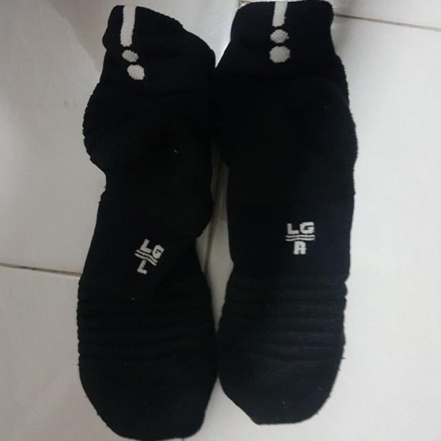 Nike Elite Versatility Basketball Socks Mid Men s Fashion Activewear on Carousell