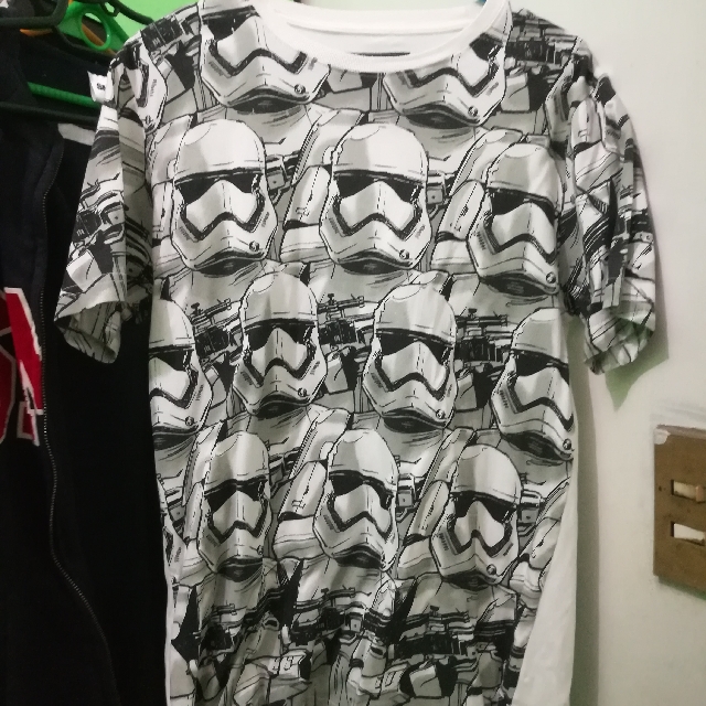 StarWars: Storm trooper L T-Shirt (Category: Formal Shirts) located in Quezon City. Submitted by darkworkx (Listing ID 131902625, Image 1). Description: Sinukat lang tapos hindi na sinuot. Hindi kasi nagkasya..