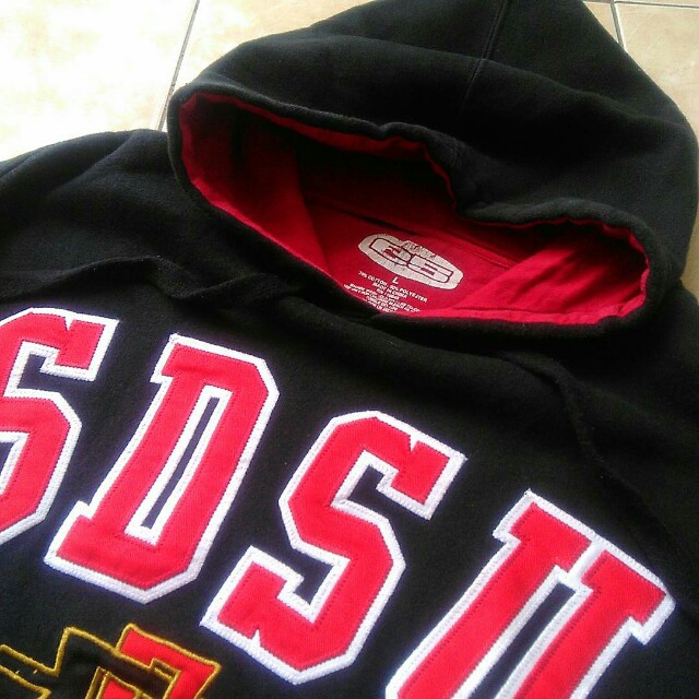 Sweater Hoodie San Diego State Univ Men S Fashion Men S Clothes Outerwear On Carousell