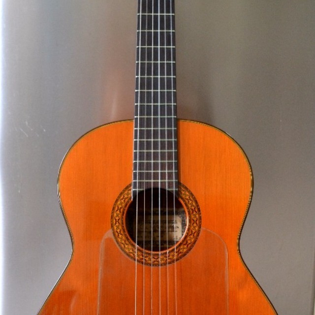 Ryoji matsuoka deals guitar