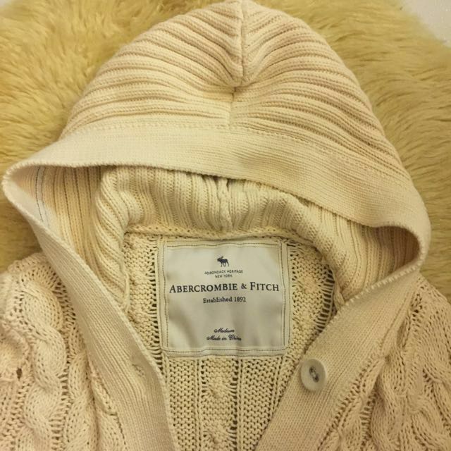 A&F Abercrombie 外套 （分類：外套及戶外衣服）位於 Hong Kong。 由 mimicatcat 提交（商品編號 101307654，圖片 2）。簡介： 。