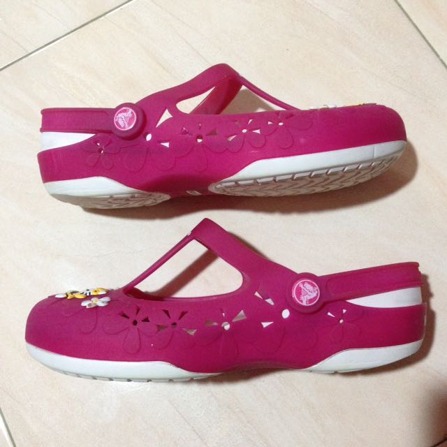 AUTH CROCS HELLO KITTY CARLIE MARY JANE FLOWER SIZE7